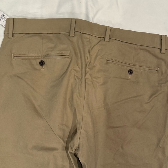 Men’s GAP Khaki Relaxed Fit Pants NWT 34x30 Work Classic Casual Weekend Cotton - Picture 8 of 10